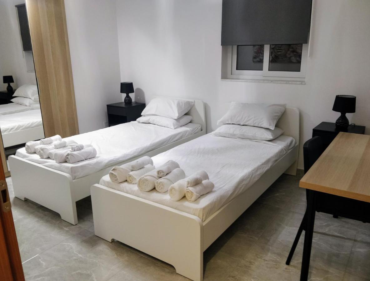 Deggies Apartments - Spacious, Modern Apartment! Naxxar Bagian luar foto