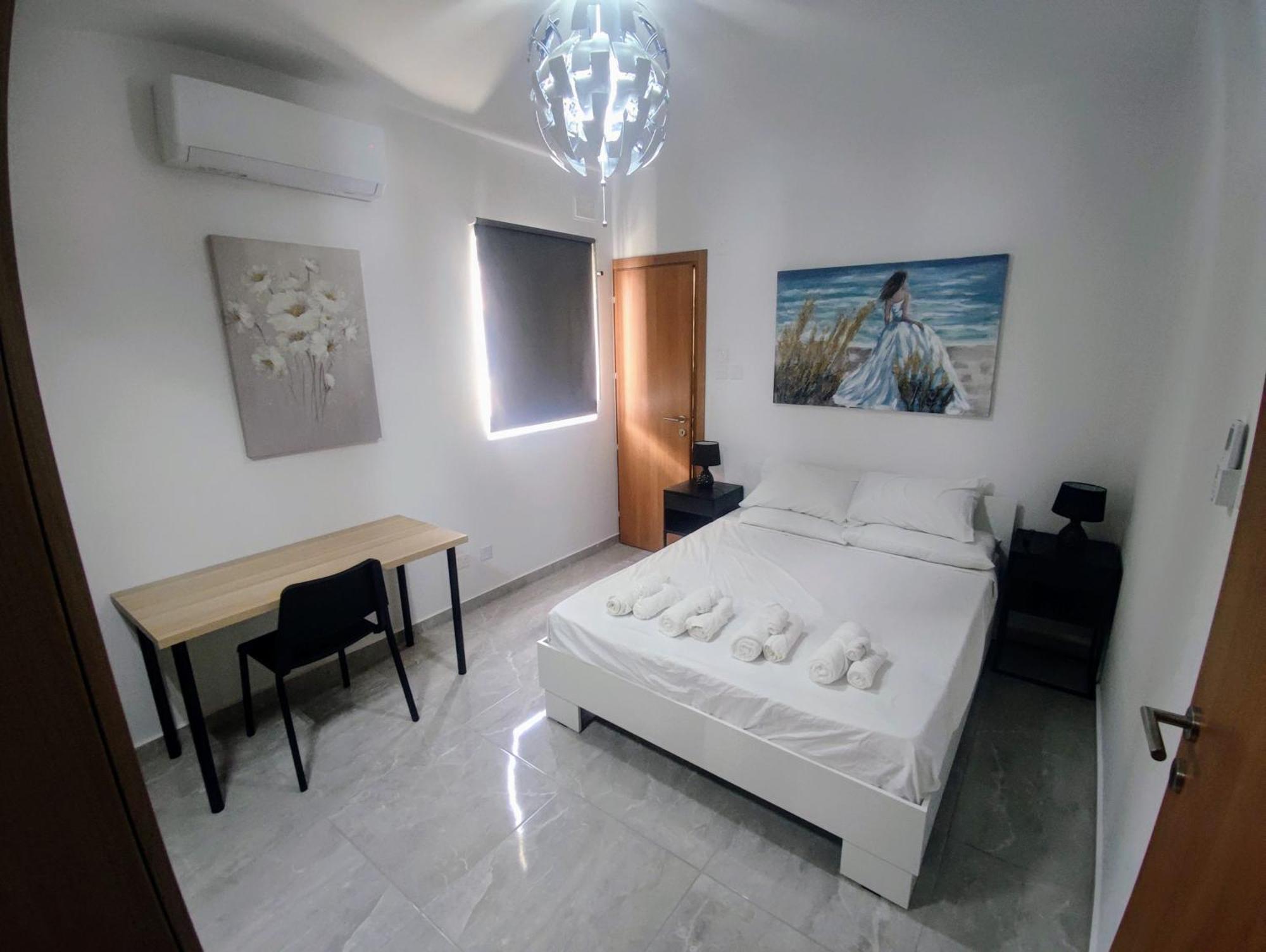 Deggies Apartments - Spacious, Modern Apartment! Naxxar Bagian luar foto